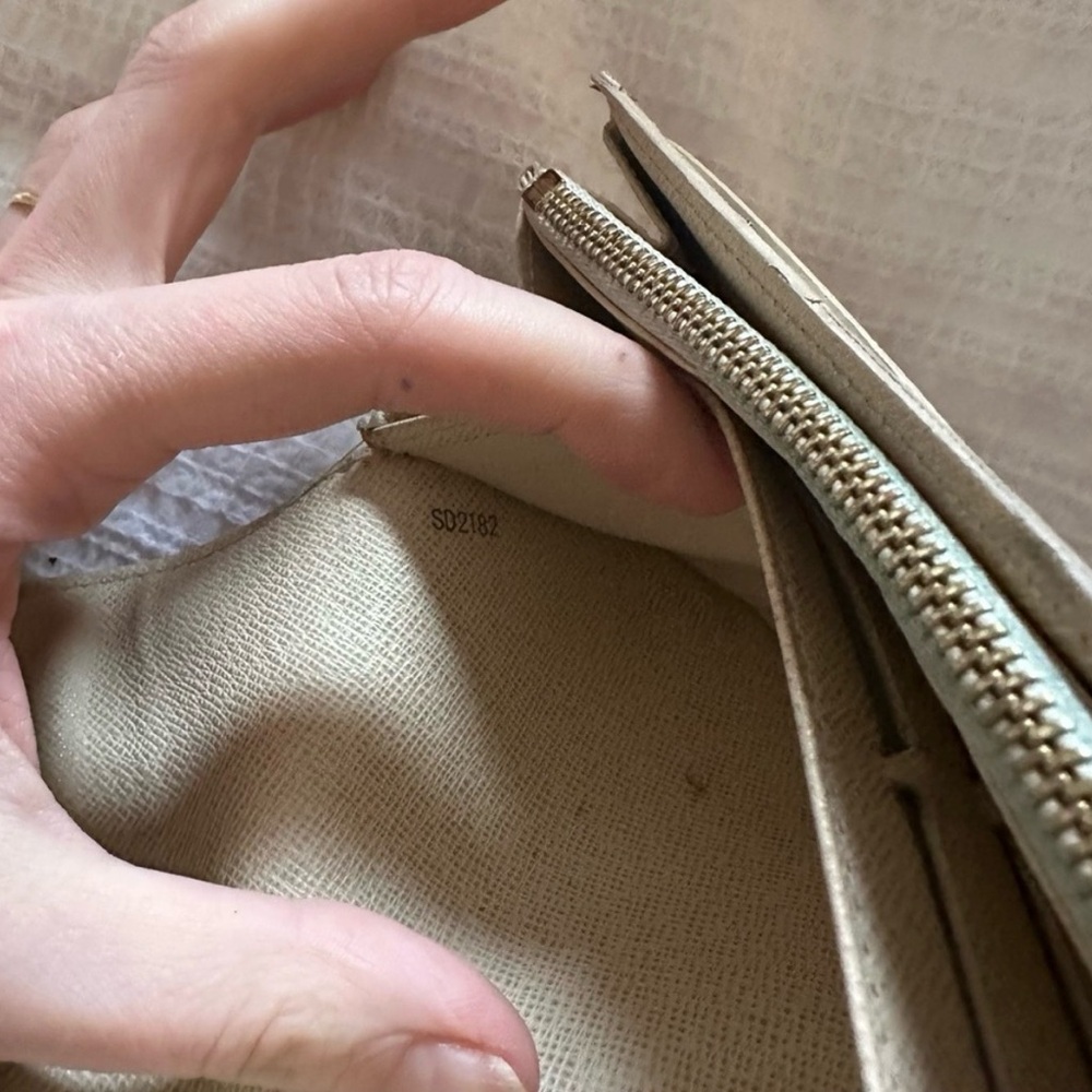 Louis Vuitton Damier Azur Checkered Continental Wallet - Cream & Light Gray - Picture 5 of 10